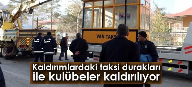 Kaldırımlardaki taksi durakları ile kulübeler kaldırılıyor