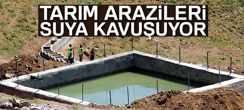 Van Büyükşehir Belediyesi tarım arazilerini suya kavuşturuyor