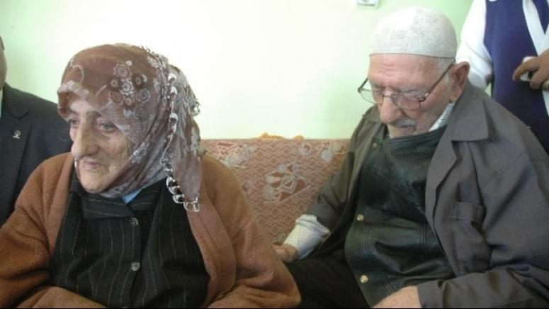 110 ve 103 yaşlarındaki çiftin Erdoğan sevgisi